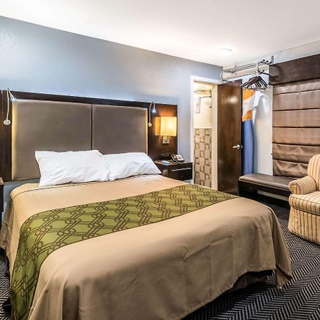 Econo Lodge Rutland City Near Hwy 7 Экстерьер фото