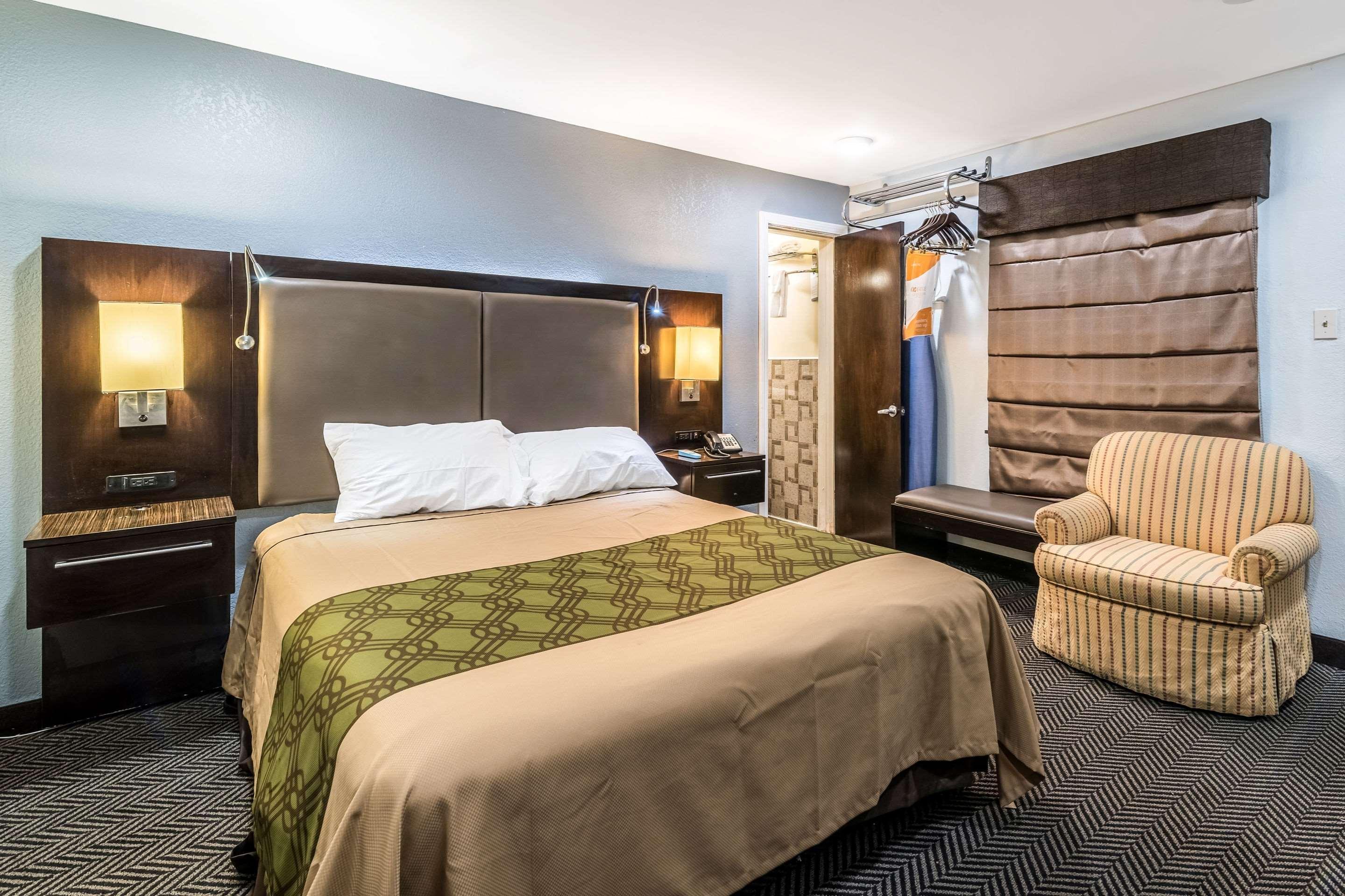 Econo Lodge Rutland City Near Hwy 7 Экстерьер фото