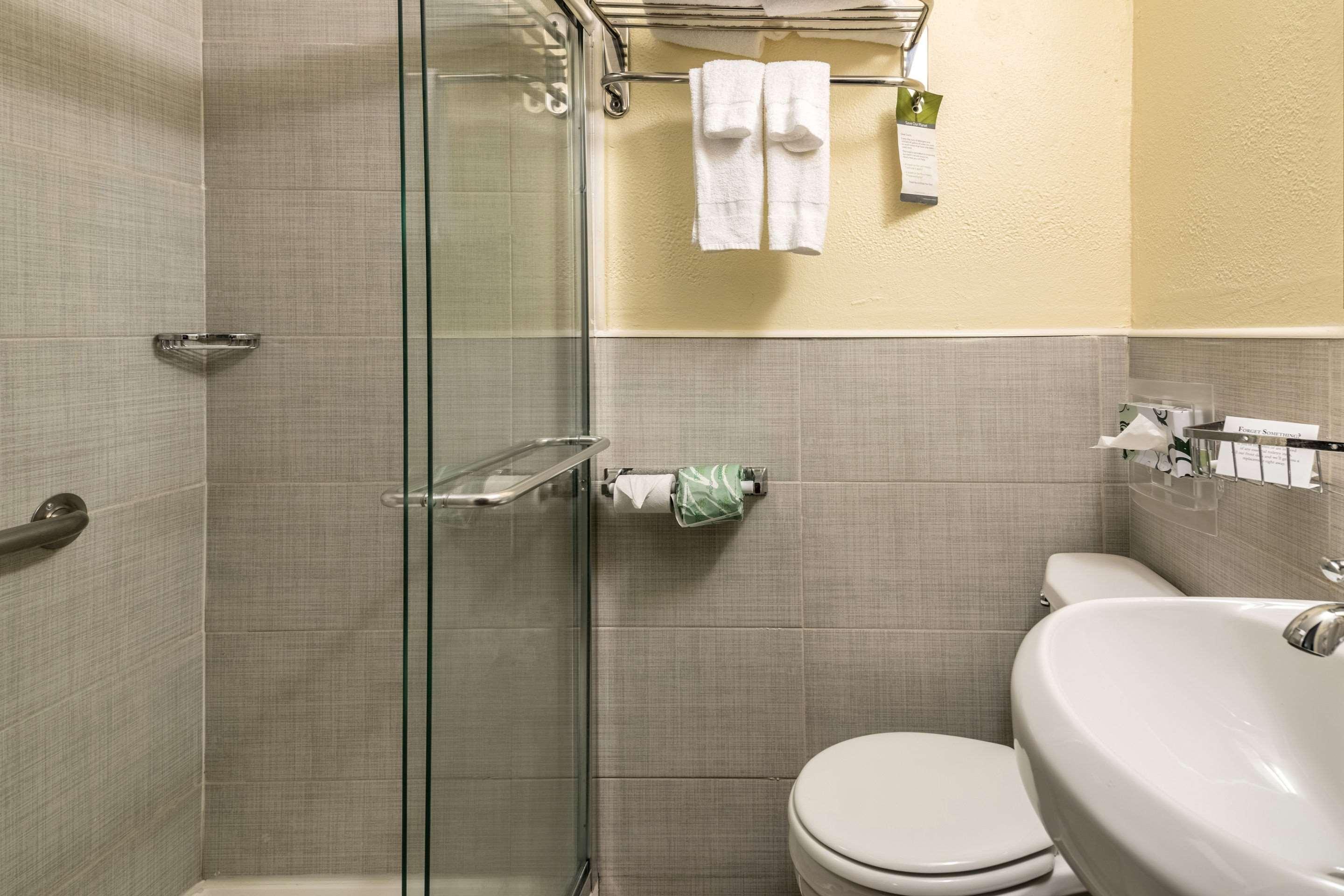 Econo Lodge Rutland City Near Hwy 7 Экстерьер фото
