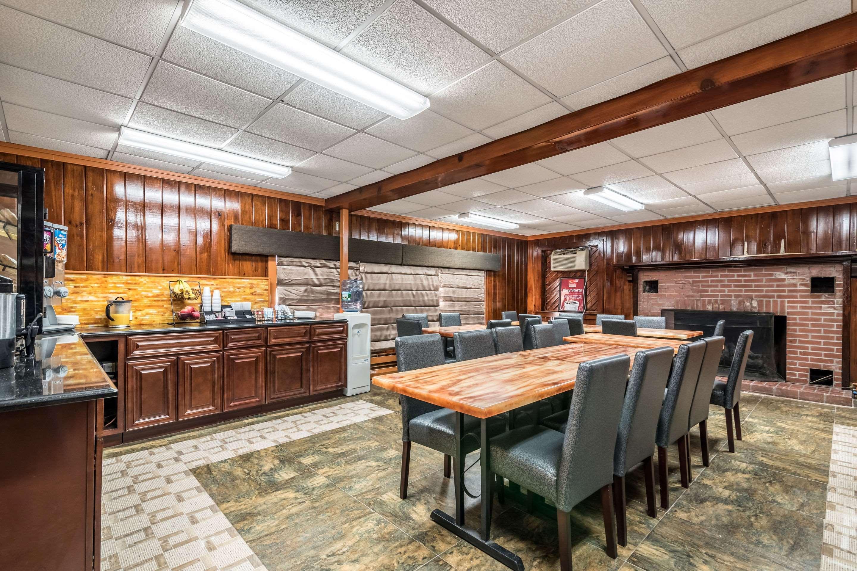 Econo Lodge Rutland City Near Hwy 7 Экстерьер фото