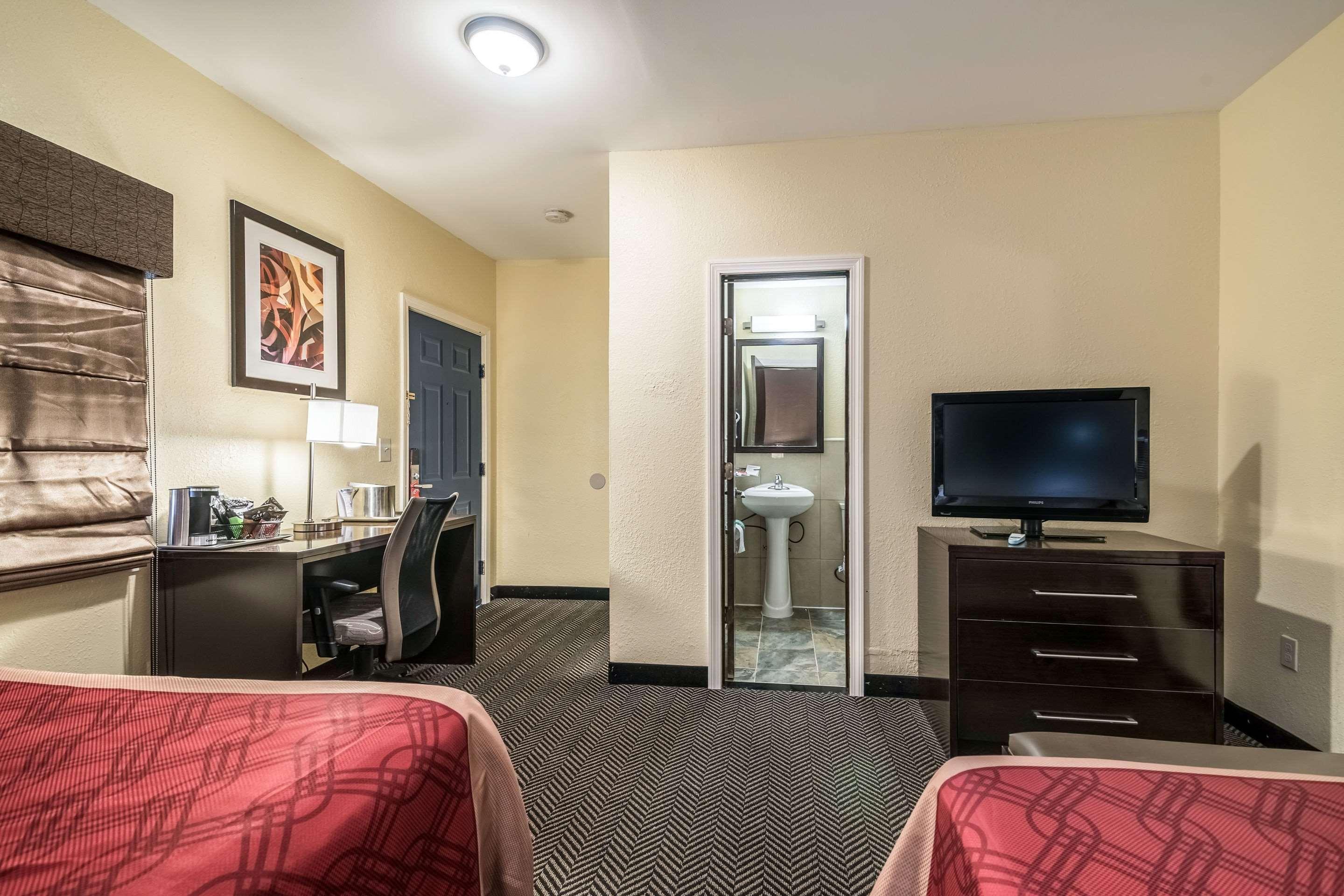 Econo Lodge Rutland City Near Hwy 7 Экстерьер фото