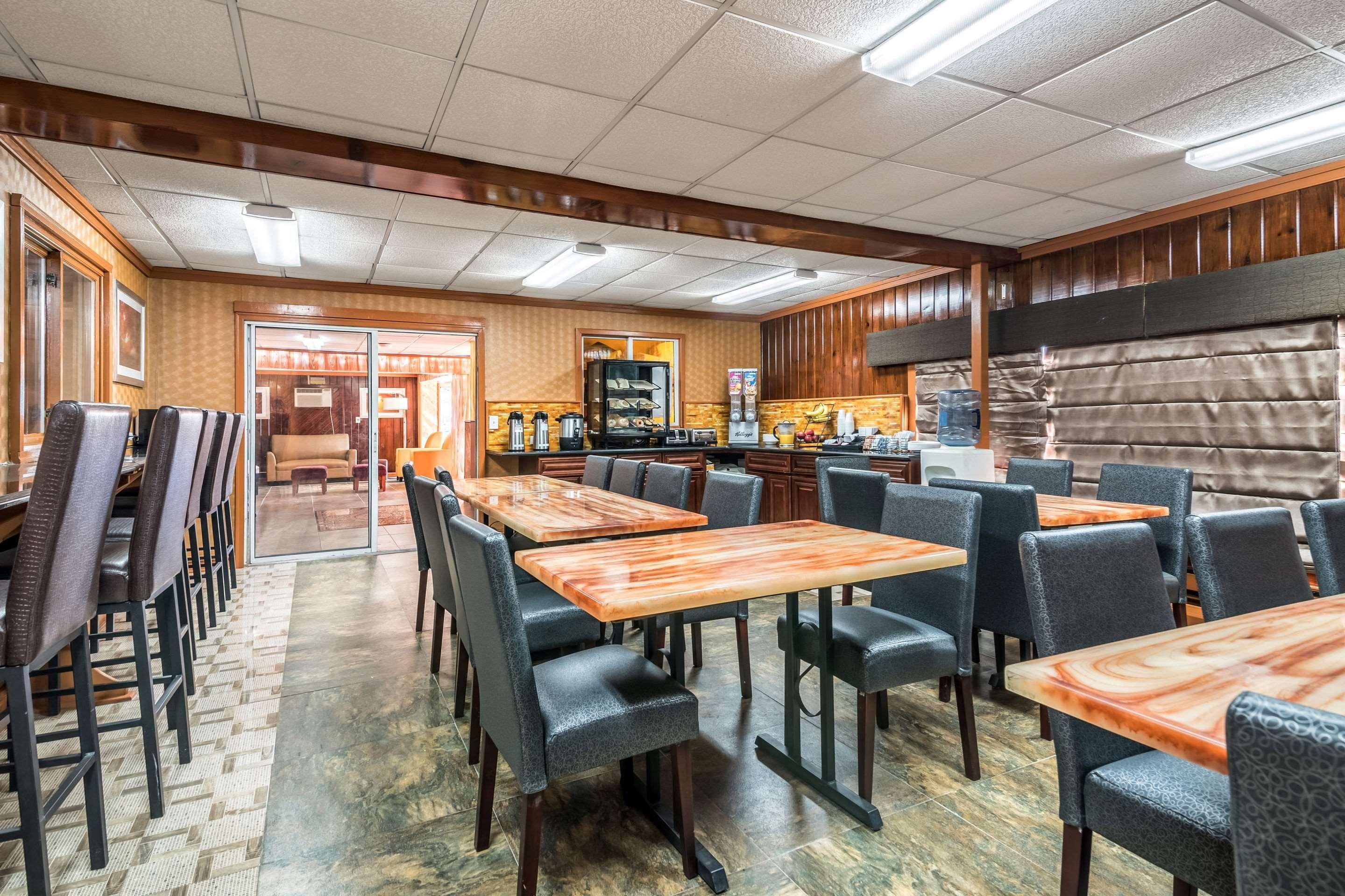 Econo Lodge Rutland City Near Hwy 7 Экстерьер фото