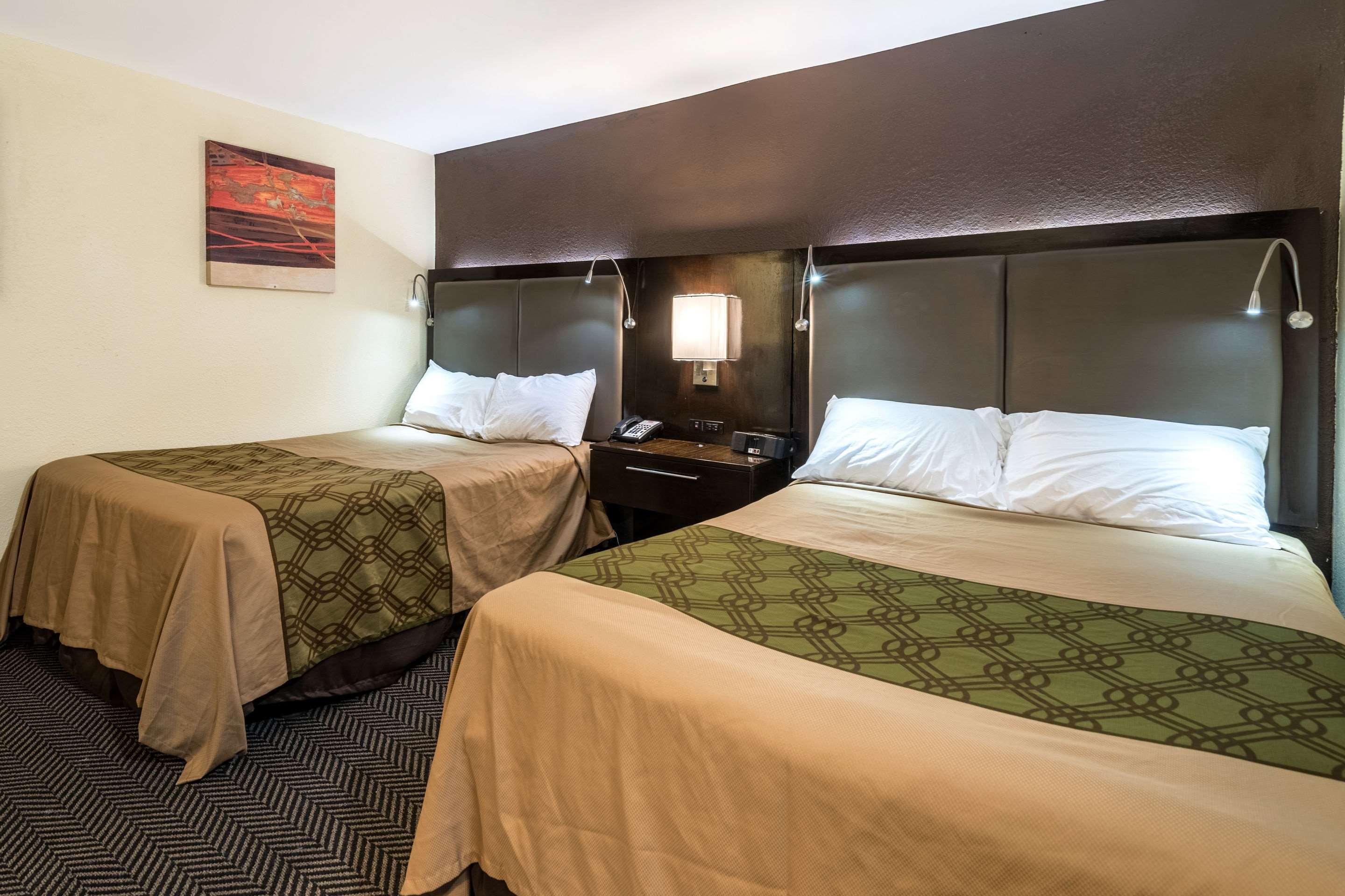Econo Lodge Rutland City Near Hwy 7 Экстерьер фото