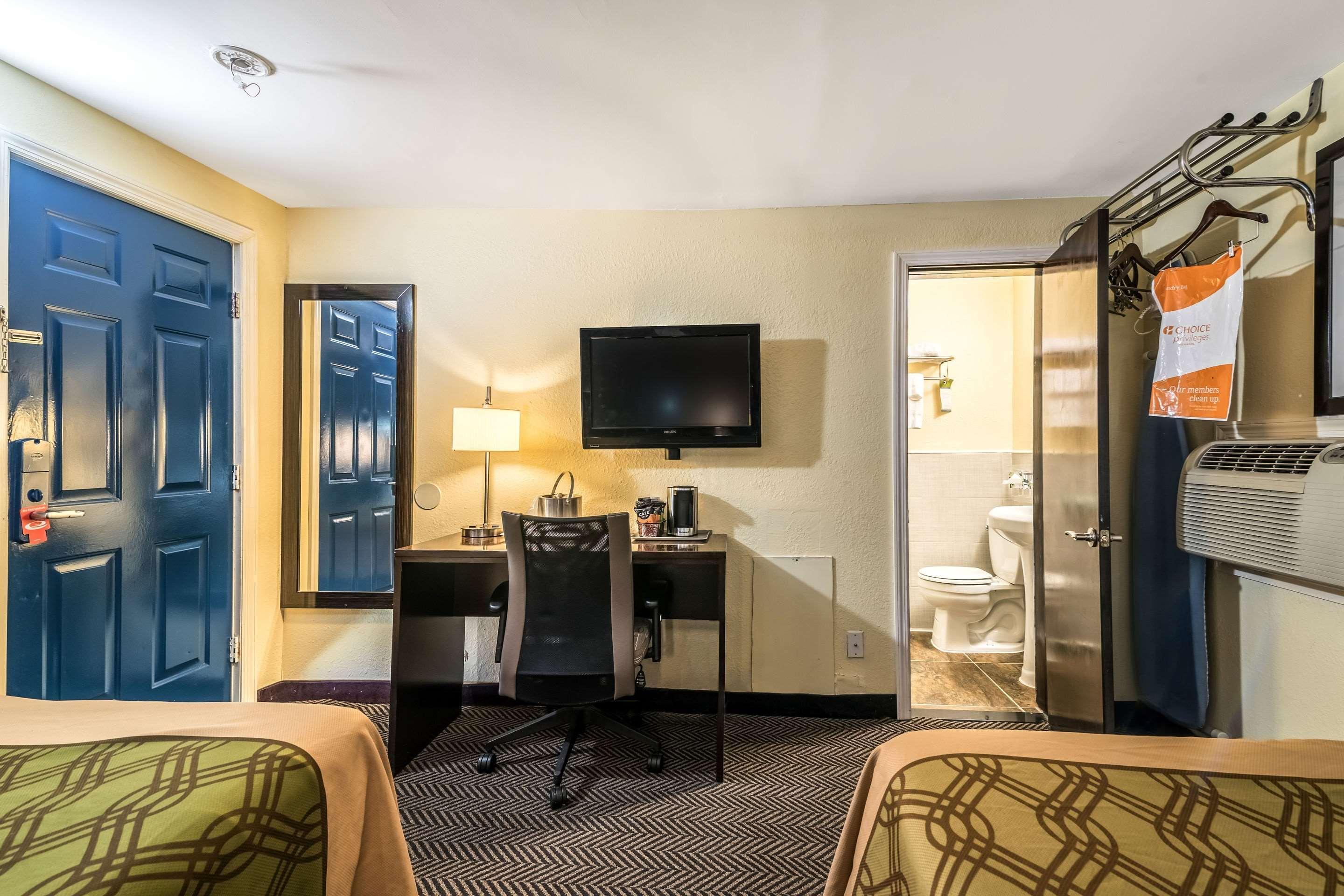 Econo Lodge Rutland City Near Hwy 7 Экстерьер фото